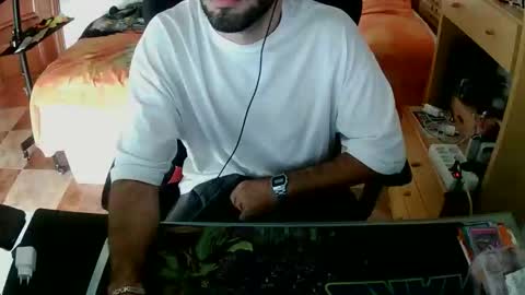 Snapshot of terwosdex chatting on October 19, 2:07 pm terwosdex online show from October 19, 2:07 pm