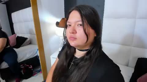 Snapshot of tessa_sinclaire chatting on July 13, 5:27 pm TERESA online show from July 13, 5:27 pm