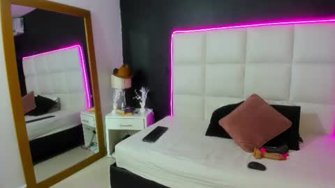 Snapshot of tessa_sinclaire chatting on July 15, 8:36 pm TERESA online show from July 15, 8:36 pm