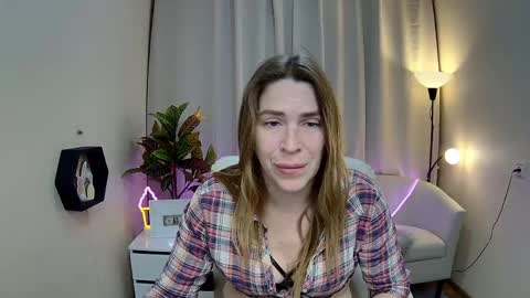 Snapshot of tessadaybreak chatting on May 20, 7:03 am tessadaybreak online show from May 20, 7:03 am