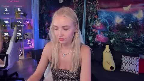 Snapshot of tessahamilton chatting on October 9, 10:24 am TessaHamilton online show from October 9, 10:24 am