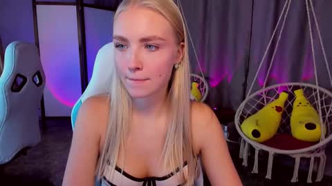 TessaHamilton online show from October 30, 1:23 pm