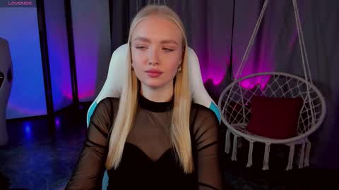 TessaHamilton online show from December 21, 8:10 am