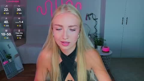 TessaHamilton online show from July 10, 1:03 pm