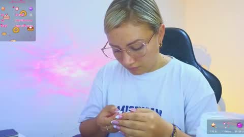 Tessy online show from September 19, 4:51 pm