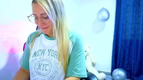 Tessy online show from October 15, 1:44 pm