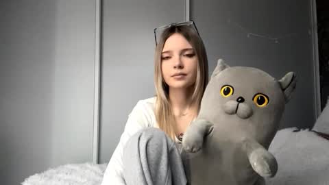 Snapshot of tessiebe chatting on February 17, 11:40 am tessiebe online show from February 17, 11:40 am