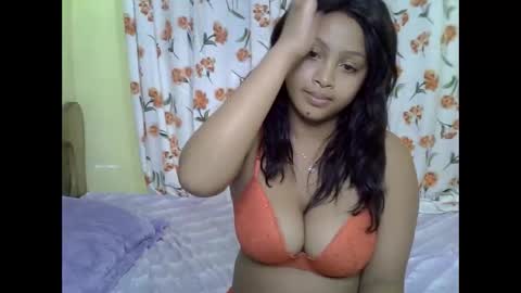 Snapshot of tessmia chatting on May 2, 5:51 pm tessmia online show from May 2, 5:51 pm