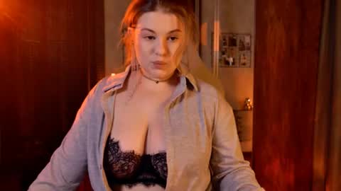 TESSA online show from December 15, 10:30 am