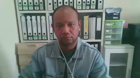 Snapshot of tested123 chatting on April 9, 7:14 am yours online show from April 9, 7:14 am