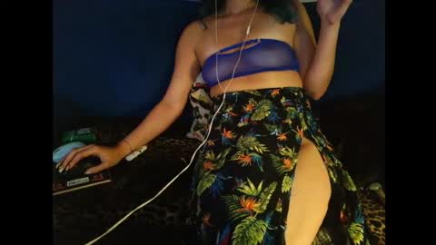 Snapshot of tetherbelle chatting on June 16, 3:42 am tetherbelle online show from June 16, 3:42 am