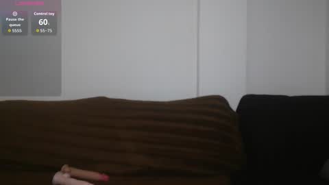 Snapshot of tetona_hot_ chatting on February 27, 10:04 am Busty Sandra online show from February 27, 10:04 am