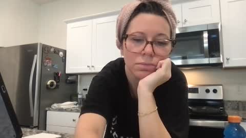 Daphne Summers online show from December 18, 4:02 pm