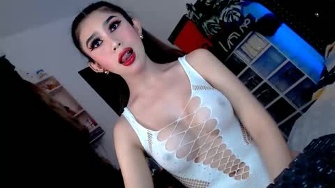 Itsme tgirlAdele online show from November 16, 9:09 pm