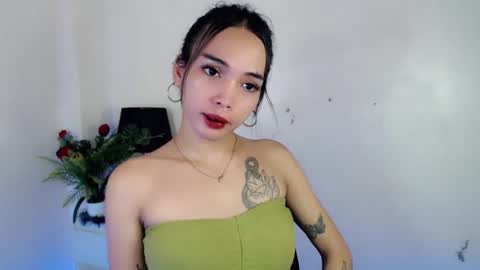 Snapshot of tgirl_jasmine1 chatting on February 10, 11:20 pm Vanessa online show from February 10, 11:20 pm