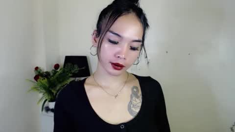 Snapshot of tgirl_jasmine1 chatting on February 15, 12:29 am Vanessa online show from February 15, 12:29 am