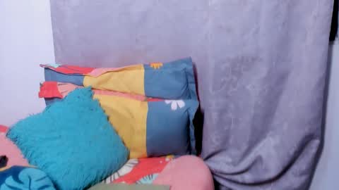 Snapshot of thaimy_ chatting on November 13, 1:59 am thaimy_ online show from November 13, 1:59 am