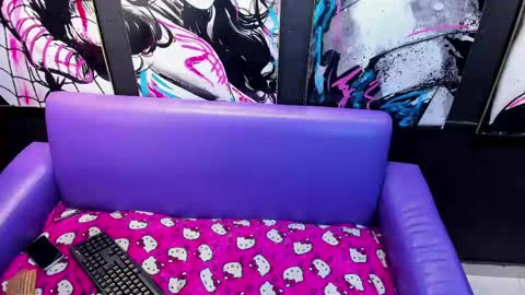       online show from April 18, 2:37 am