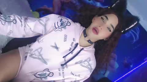 Thalia Girl online show from February 19, 9:36 pm