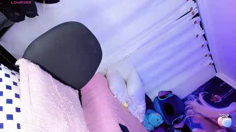 Thalia Girl online show from November 19, 1:05 am