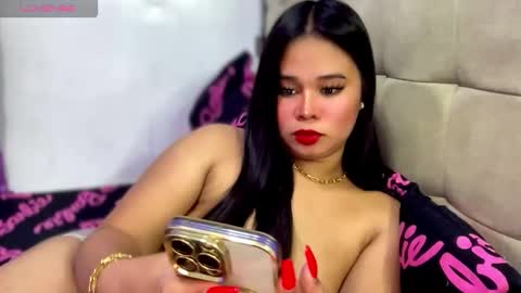 Ms. Thalia online show from November 27, 4:47 am