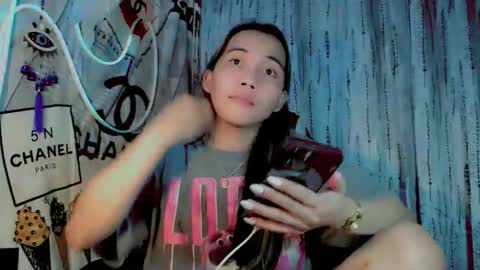 Snapshot of thalia_sunshine chatting on November 15, 11:51 am Thalia online show from November 15, 11:51 am