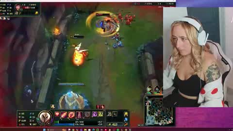 Snapshot of thaliacollinsss chatting on February 9, 8:46 pm thaliacollinsss online show from February 9, 8:46 pm