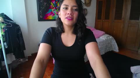 Snapshot of thaliacooper chatting on December 4, 7:34 pm online show from December 4, 7:34 pm
