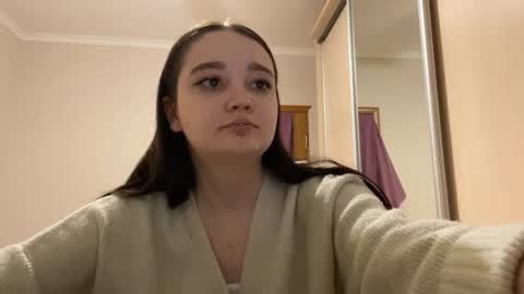 Snapshot of thaliakuchem chatting on February 16, 3:30 pm Yumi online show from February 16, 3:30 pm