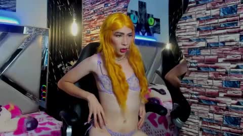 thamara_roberts online show from April 23, 2:02 am