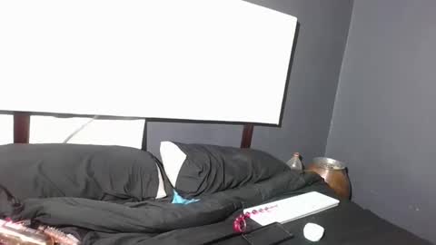 thamtsho1108 online show from September 10, 7:14 pm