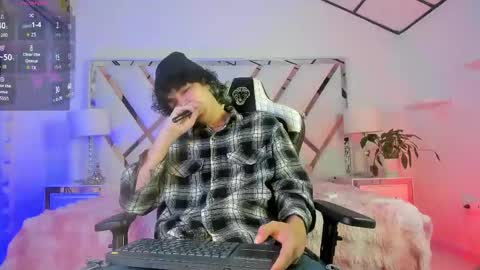 thanier_18 online show from April 16, 7:14 pm