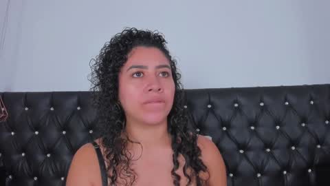 Snapshot of thara_webstter chatting on January 11, 2:47 pm thara webstter online show from January 11, 2:47 pm
