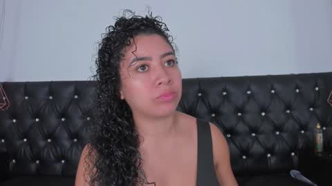 Snapshot of thara_webstter chatting on January 16, 11:48 am thara webstter online show from January 16, 11:48 am