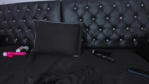 Snapshot of thara_webstter chatting on February 20, 5:40 pm thara webstter online show from February 20, 5:40 pm