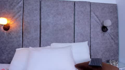 thara webstter online show from December 2, 11:59 am