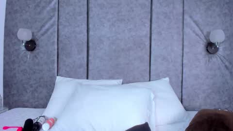 thara webstter online show from December 15, 11:47 am