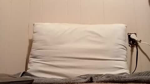 Snapshot of thatb1 chatting on October 31, 8:37 am thatb1 online show from October 31, 8:37 am