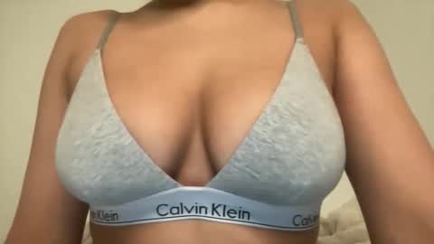 Melanie online show from December 2, 12:54 pm