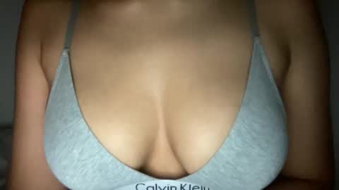 Melanie online show from March 8, 5:00 am