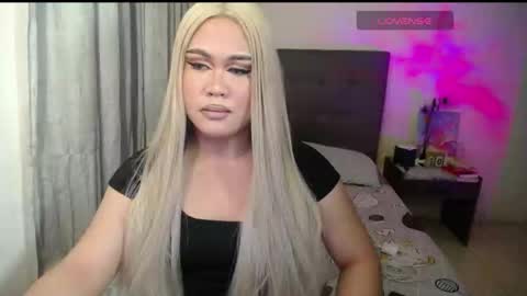 Snapshot of thatgirloctavia chatting on March 1, 12:45 pm NOEY online show from March 1, 12:45 pm