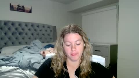Snapshot of thatprettyblondegirl chatting on January 25, 1:54 am thatprettyblondegirl online show from January 25, 1:54 am