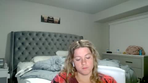 Snapshot of thatprettyblondegirl chatting on February 7, 2:08 am thatprettyblondegirl online show from February 7, 2:08 am