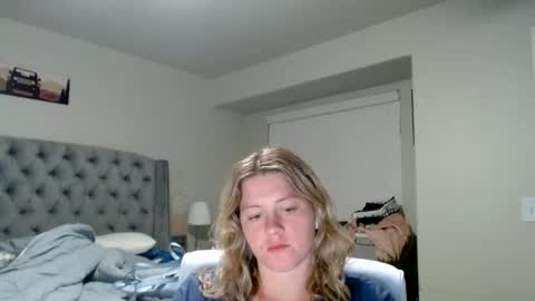 Snapshot of thatprettyblondegirl chatting on February 24, 1:57 am thatprettyblondegirl online show from February 24, 1:57 am