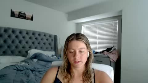 Snapshot of thatprettyblondegirl chatting on February 24, 8:25 pm thatprettyblondegirl online show from February 24, 8:25 pm