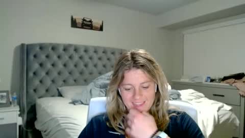 Snapshot of thatprettyblondegirl chatting on March 1, 1:43 am thatprettyblondegirl online show from March 1, 1:43 am