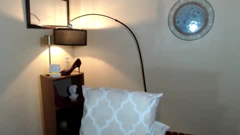 Snapshot of thatslut_deia chatting on October 5, 12:42 am thatslut_deia online show from October 5, 12:42 am