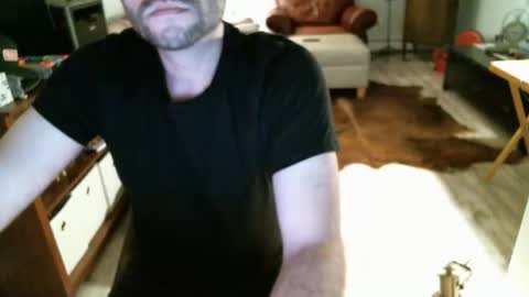 Snapshot of thatwhittyditty chatting on February 18, 2:18 am thatwhittyditty online show from February 18, 2:18 am