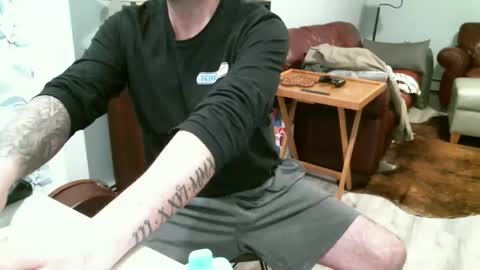 Snapshot of thatwhittyditty chatting on April 2, 9:34 pm thatwhittyditty online show from April 2, 9:34 pm