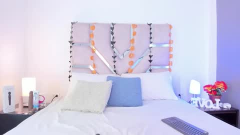 Thayler  online show from October 31, 11:22 am